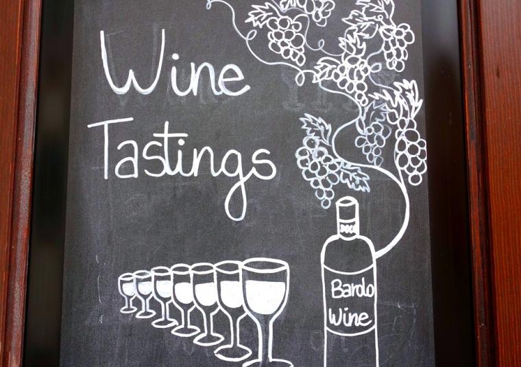 Barolo wine tasting customwalks
